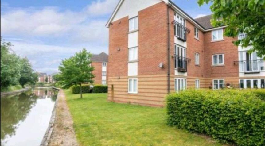 2 Bedroom Apartment Exhall Exterior photo